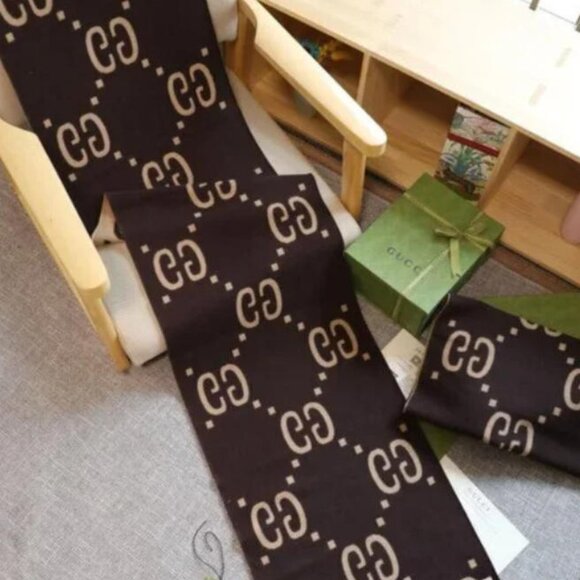 Gucci wool scarf, new, as shown - Picture 2 of 5